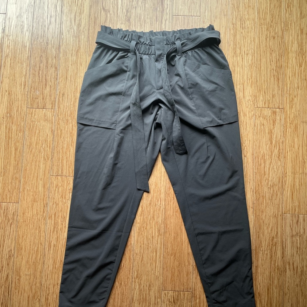 Athleta cropped pants